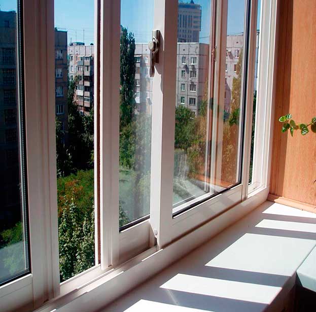 Остекление балконов и лоджий в Минске